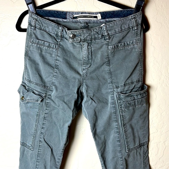 ANTHROPOLOGIE Daughters Of The Liberation Cargo Pants Ankle Zip Green - 29 - Picture 4 of 13
